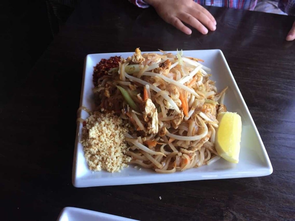 Thai-food-noodle-1024x768 乡间小路旁的泰国餐馆 吃喝拉撒 生活 美食 资讯 