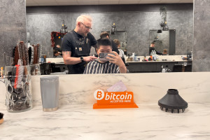 剑桥理发店可以用比特币支付