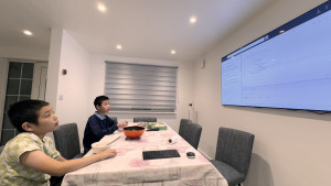 leetcode-coding-on-smart-tv-with-bluetooth-keyboard-mouse-2025-01-06-18.21.37-300x169 娃在吃饭可以顺便教学一下，就当复习了。 