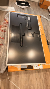 lg-oled-tv-evo-2024-11-14-10.47.07-169x300 LG 65寸的OLED的电视背面，很薄，40厘米，比80厘米贵一些。 
