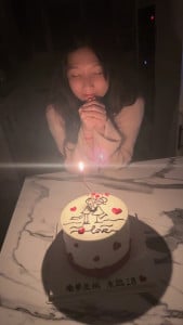 wife-birthday-cake-candle-blow-2025-169x300 媳妇在许愿，不知道许了啥，估计现在问她她都忘记了 