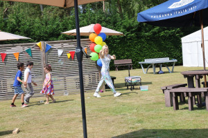 microsoft-summer-party-bubblesLP5A1639-300x200 娃追着泡泡 