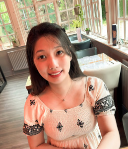 2025-07-19-20.05.49-258x300 媳妇穿个小裙子和我约个会 
