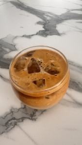 home-made-iced-coffee-2025-07-13-09.57.17-169x300 先加冰块再加咖啡，这样咖啡能在下层，好看，也可以搅一搅。 