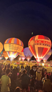 2024-08-11-bristol-ballon-fiesta-23.00.22-169x300 晚上的热气球+音乐 