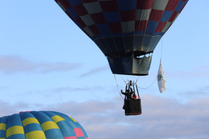 bristol-ballon-fiesta-IMG_8191-300x200 布里斯托Bristol热气球狂欢节，热气球上的人 
