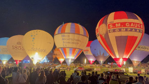 bristol-ballon-fiesta-night2024-08-10-21.46.07-300x169 布里斯托Bristol热气球狂欢节：从白天到晚上 