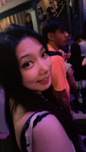 paris-disneyland-2025-08-11-10.46.16-169x300 排队坐第二个项目。 