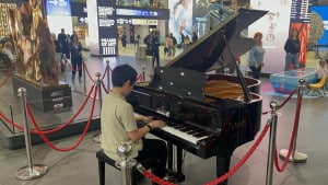 2025-10-30-13.57.36-300x169 Fantaisie impromptu (Chopin) 即兴幻想曲(肖邦) 2025-10-30 Rome Fiumicino Airport 罗马菲乌米奇诺机场 Performed by Ryan 