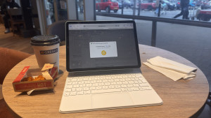leetcode-on-ipad-air-magik-keyboard-apple-2026-01-10-11.05.02-300x169 今天在Tesco楼下的Greggs等车换轮胎的半小时期间碎片时间刷了题。 