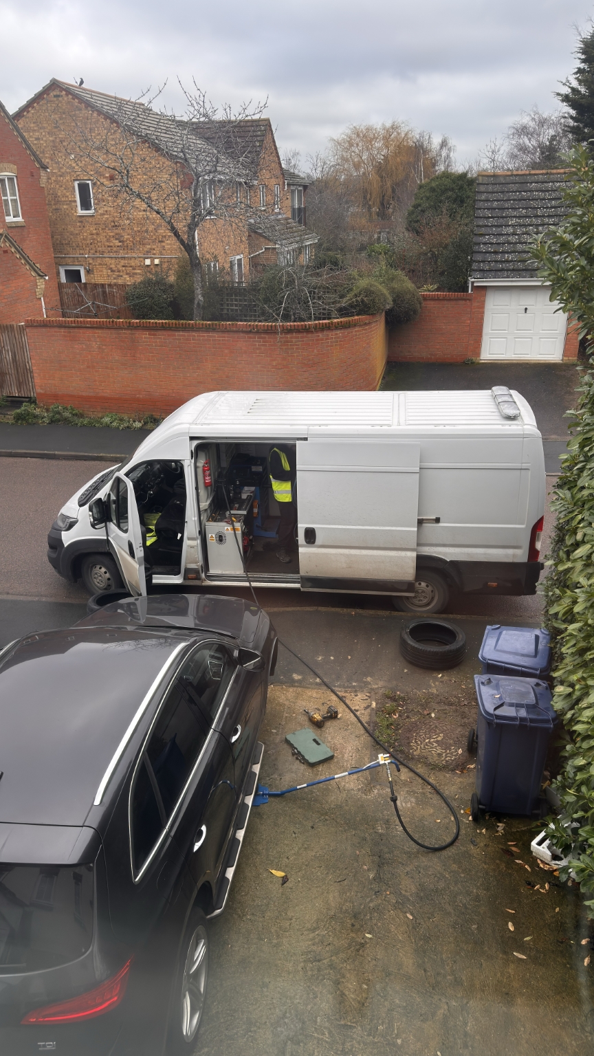 mobile-fitting-tyre-2026-02-04-10.10.14 媳妇开车扎到钉子: 在英国第一次让人上门来换轮胎 汽车 资讯 mobile-fitting-tyre-2026-02-04-10.10.14 媳妇开车扎到钉子: 在英国第一次让人上门来换轮胎 汽车 资讯