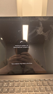 windows-updates-in-phone-room-2026-03-30-15.10.45-169x300 考试前不要进行Windows Update更新 