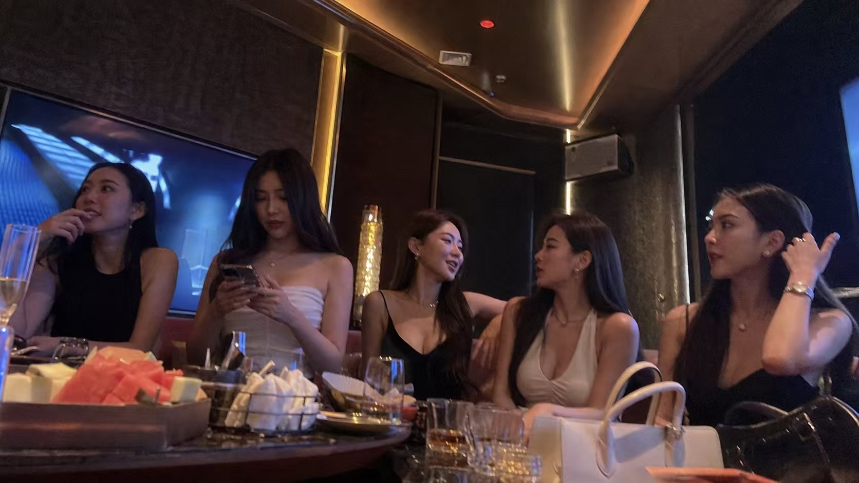 china-china-girls 这个真的是AI生成的么? 这些公主也太美了吧 AIGC-图片 人工智能 (AI) 女人 资讯 china-china-girls 这个真的是AI生成的么? 这些公主也太美了吧 AIGC-图片 人工智能 (AI) 女人 资讯