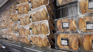 costco-2026-07-11-13.55.19-300x169 Costco的鸡看着不错，喂玉米长大的鸡。 